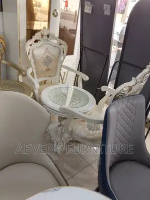 Executive Royal Table and Chair