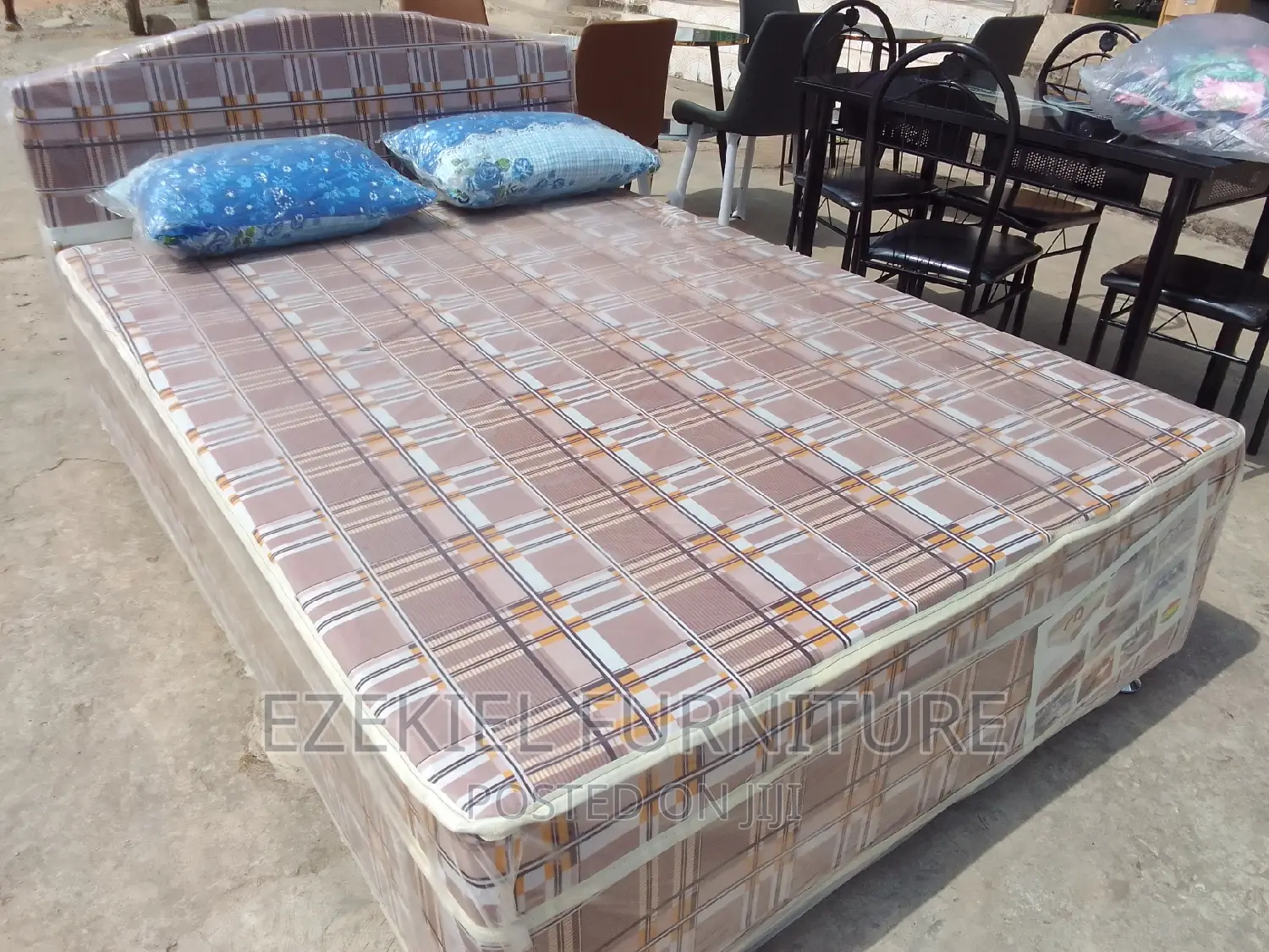 Dobble Bed