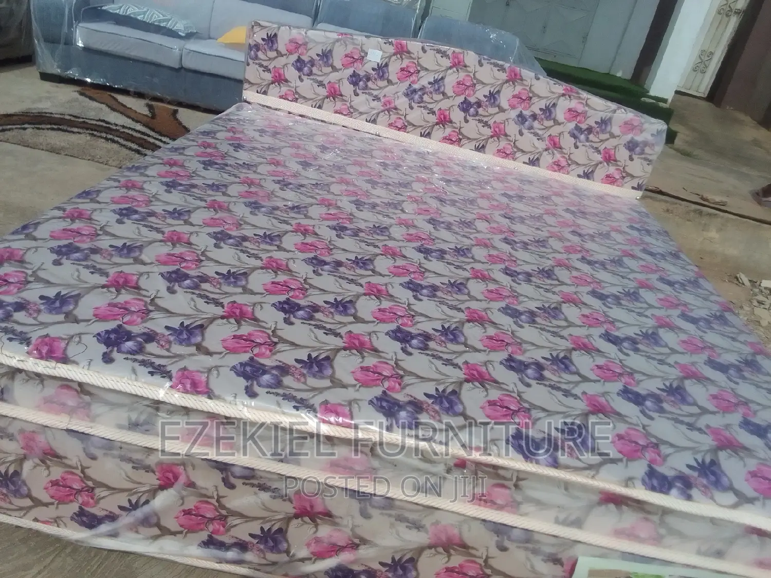 Queen Size Complete Bed