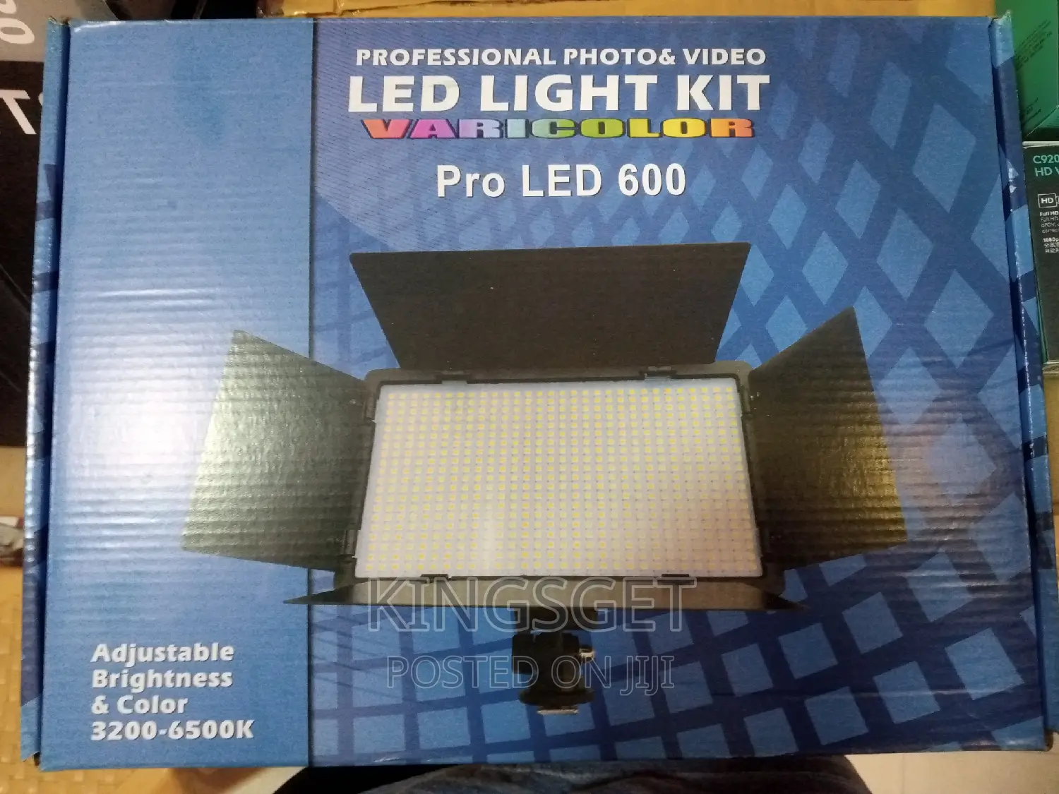 Pro LED 600 Light With 2 Batteries and Charger