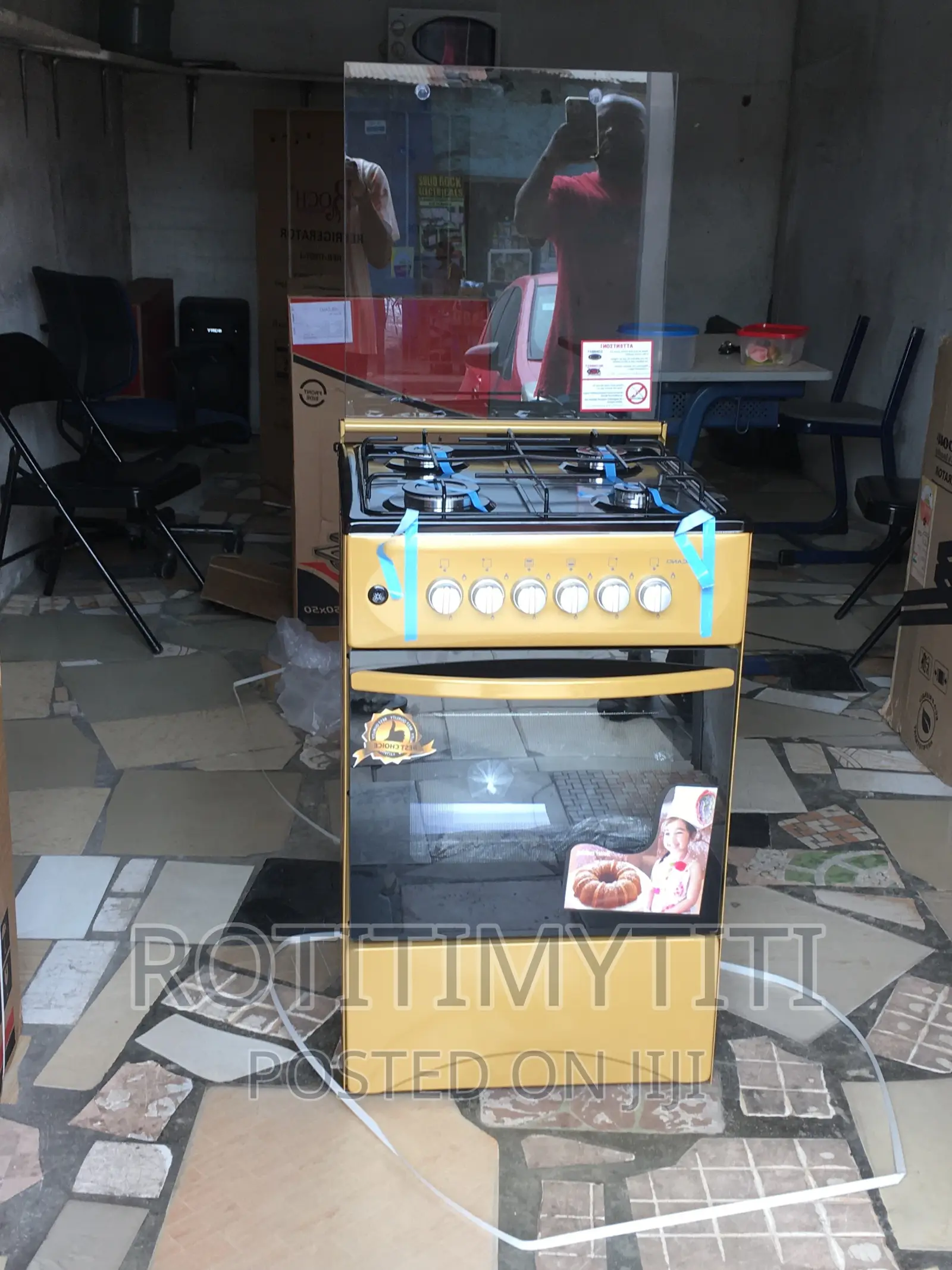 4 Burn Er Gas Cooker With Oven and Grill in Accra Metropolitan
