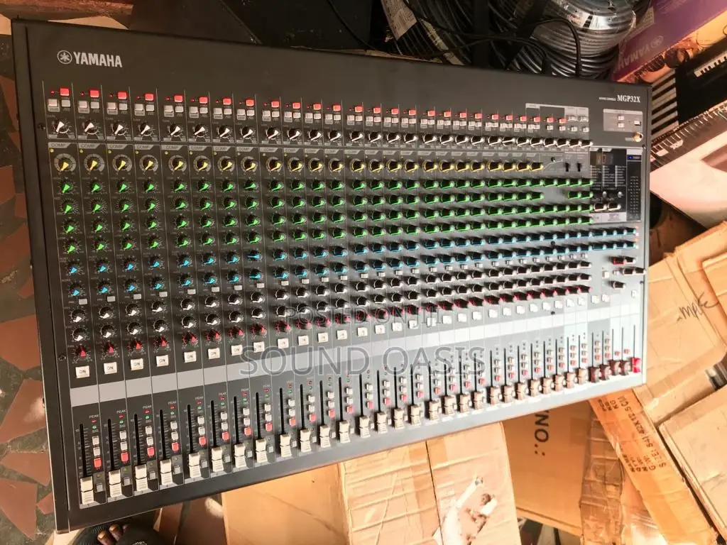 Yamaha Mgp32x Mixing Console
32-Channel Mixer