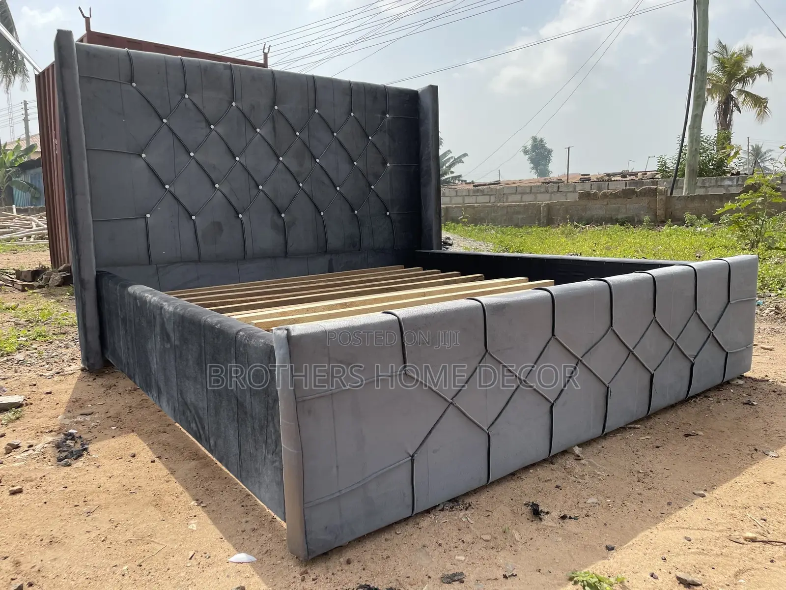 Queen Size Bedframe 72x75/.Very Strong