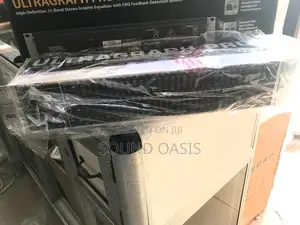 Behringer ULTRAGRAPH PRO FBQ3102 31-Band Stereo Equalizer