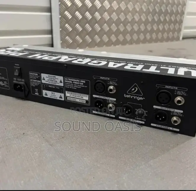 Behringer ULTRAGRAPH PRO FBQ3102 31-Band Stereo Equalizer