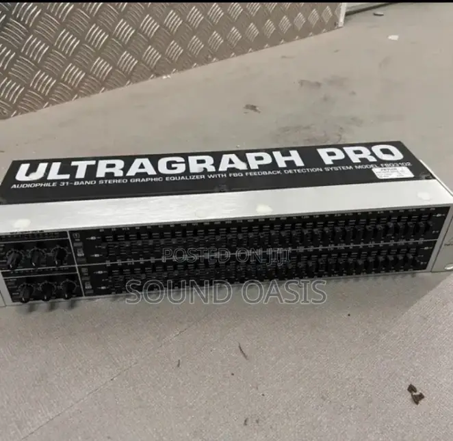 Behringer ULTRAGRAPH PRO FBQ3102 31-Band Stereo Equalizer