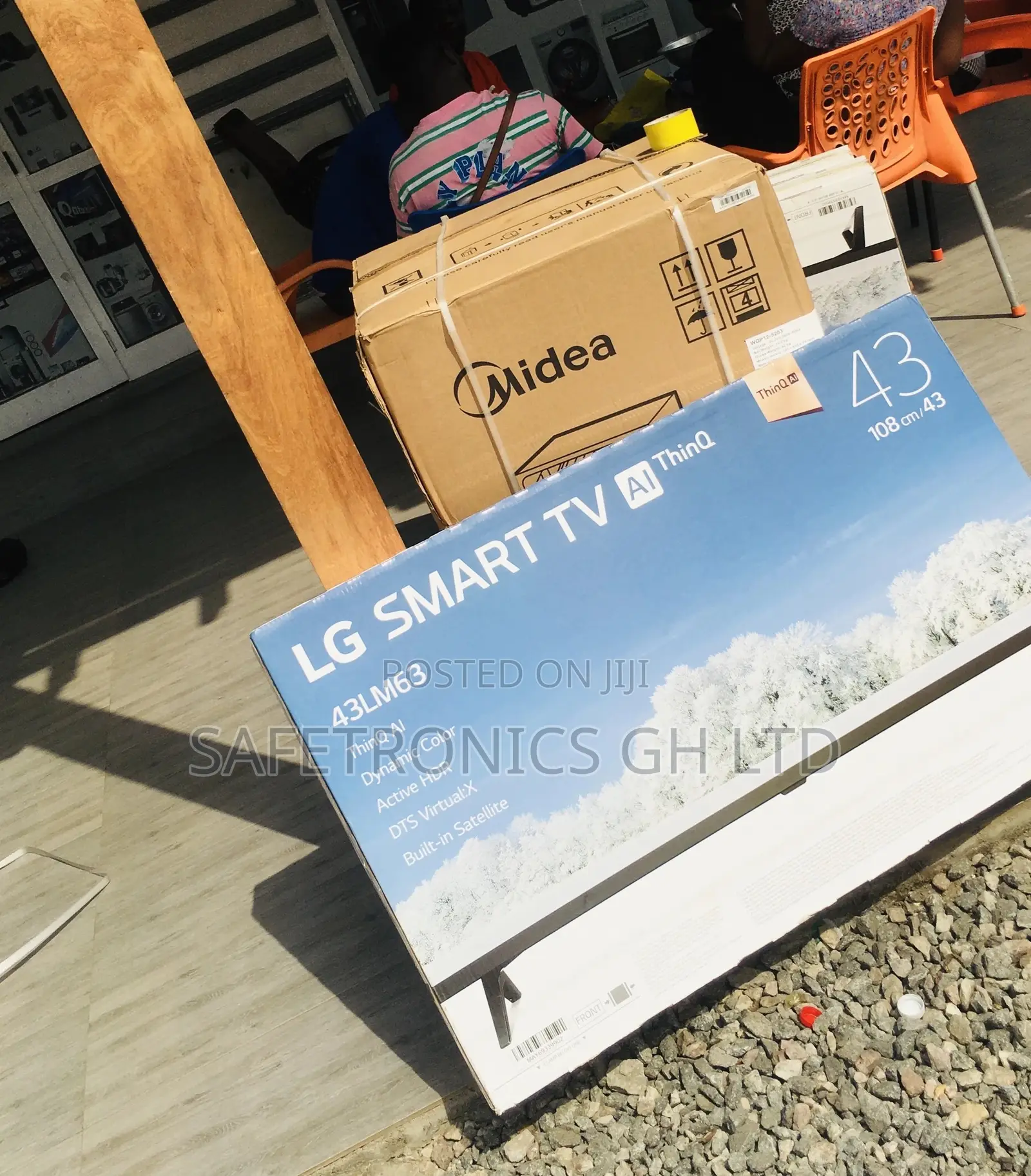 Digital LG 43 Inches Glossy LED LM63 Black Electric Tv