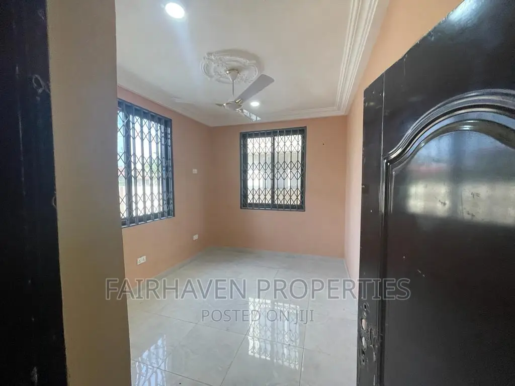 5bdrm House in East Airport for rent