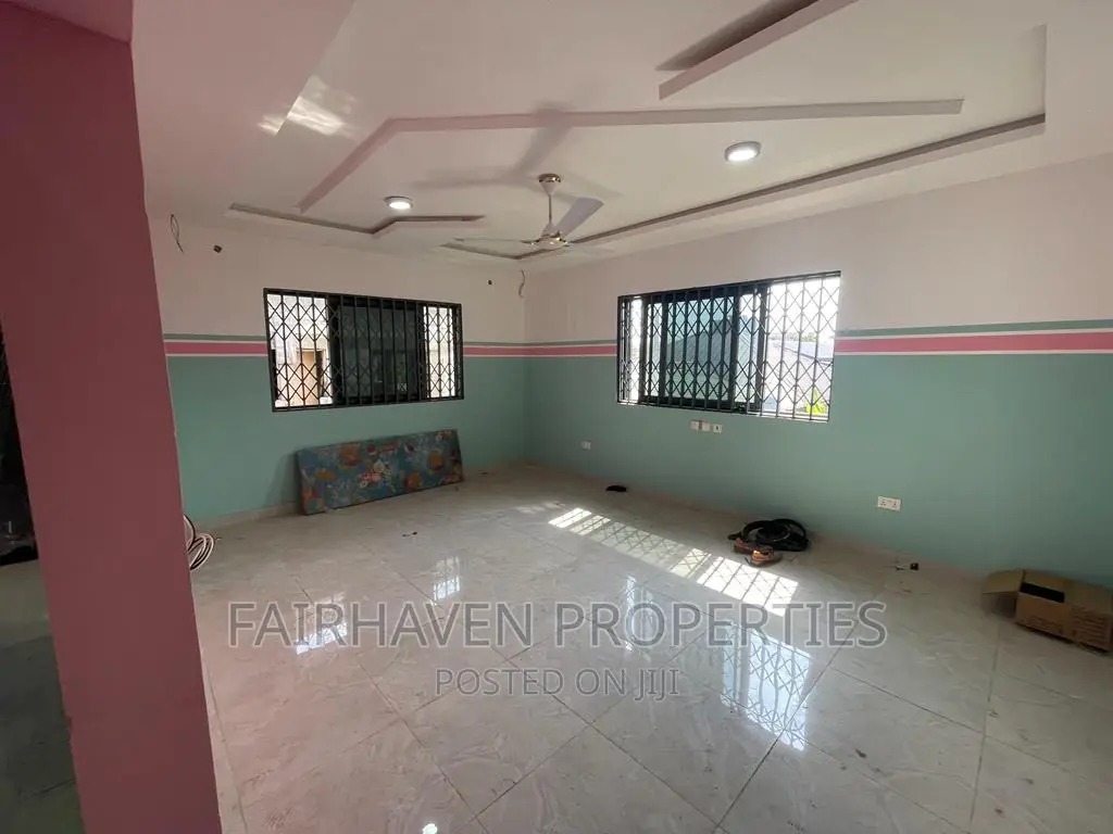 5bdrm House in East Airport for rent