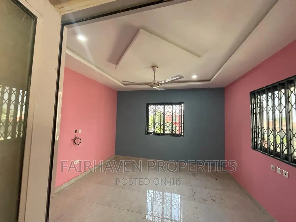 5bdrm House in East Airport for rent