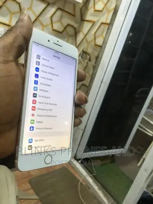 New Apple iPhone 8 Plus 64 GB Gold