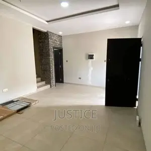 2bdrm Townhouse / Terrace in Upsa East Legon for rent