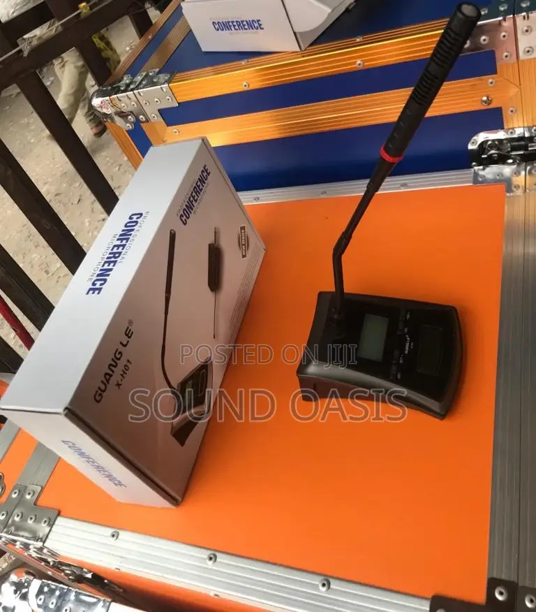 Universal UHF Wireless Conference Desktop Microphone