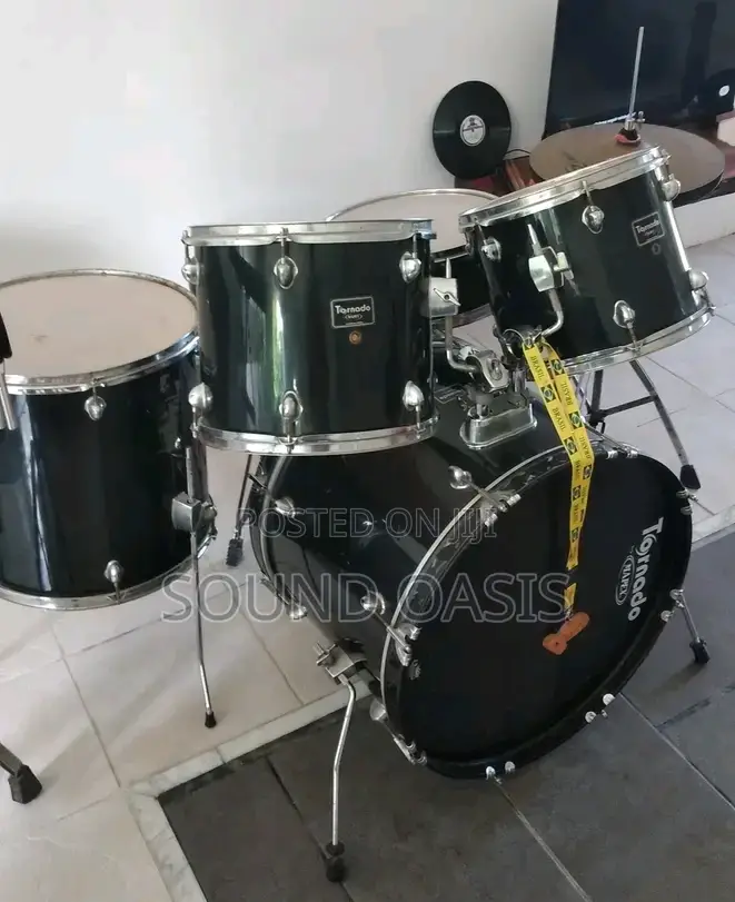 Mapex Tornado 5-Piece Drum Kit With Hardware and Cymbals