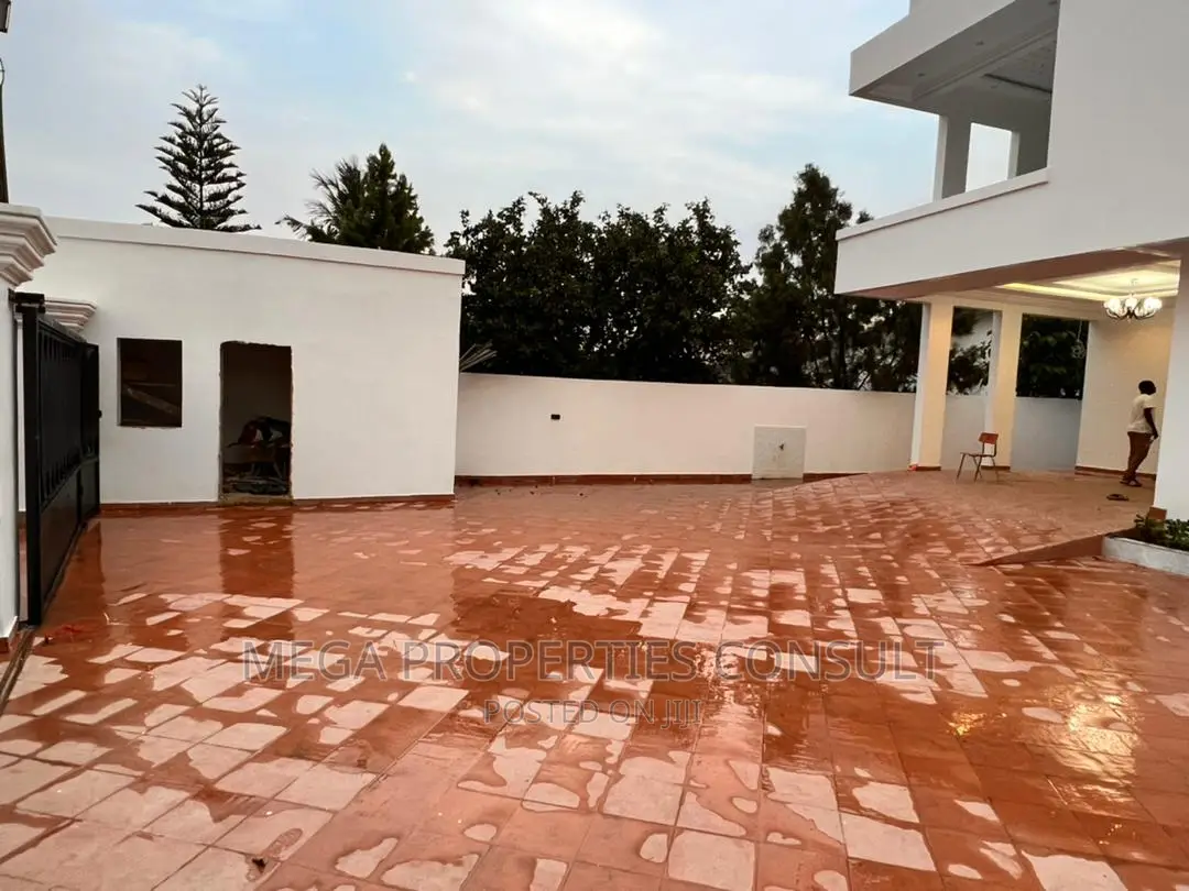 4bdrm House in Ashomang Estate for sale