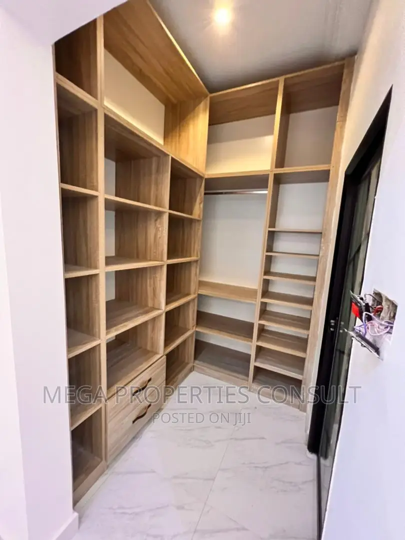 4bdrm House in Ashomang Estate for sale