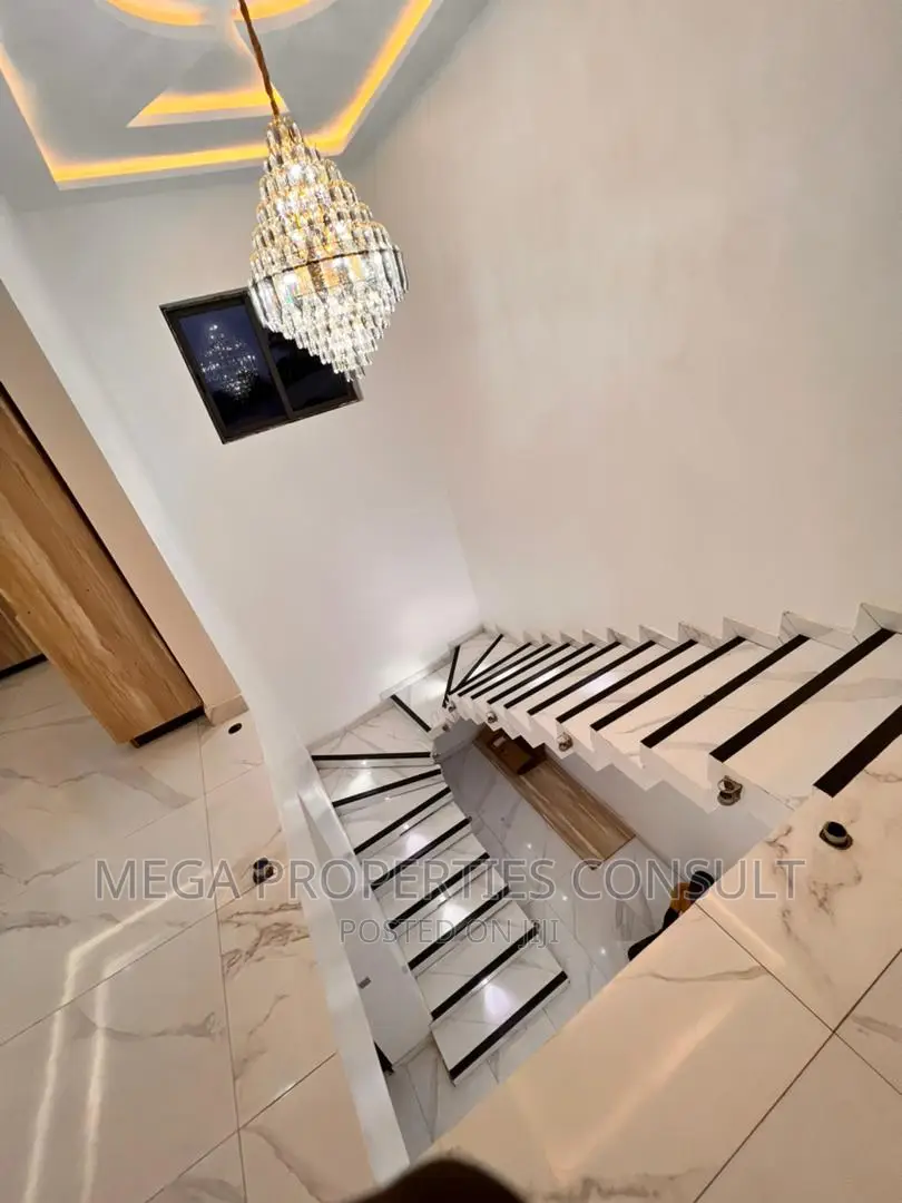 4bdrm House in Ashomang Estate for sale