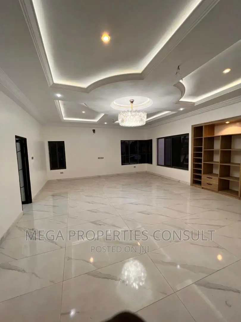4bdrm House in Ashomang Estate for sale