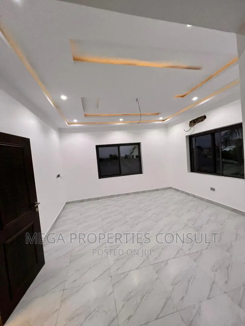 4bdrm House in Ashomang Estate for sale
