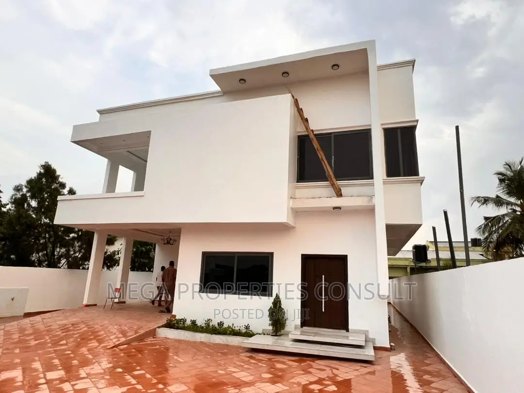 4bdrm House in Ashomang Estate for sale