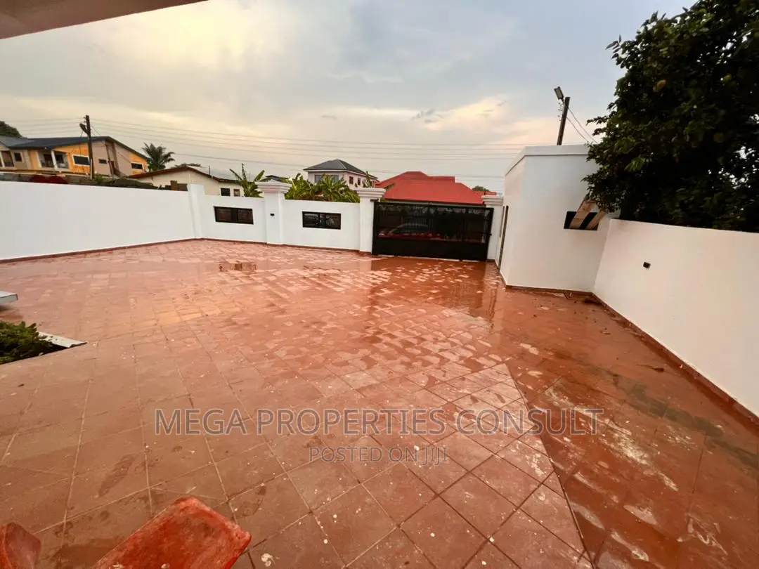4bdrm House in Ashomang Estate for sale