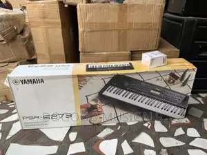 Yamaha PSR-E273 Keyboard