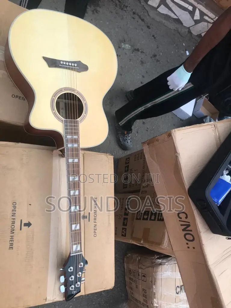 Yamaha Acoustic Guitar (Brown)