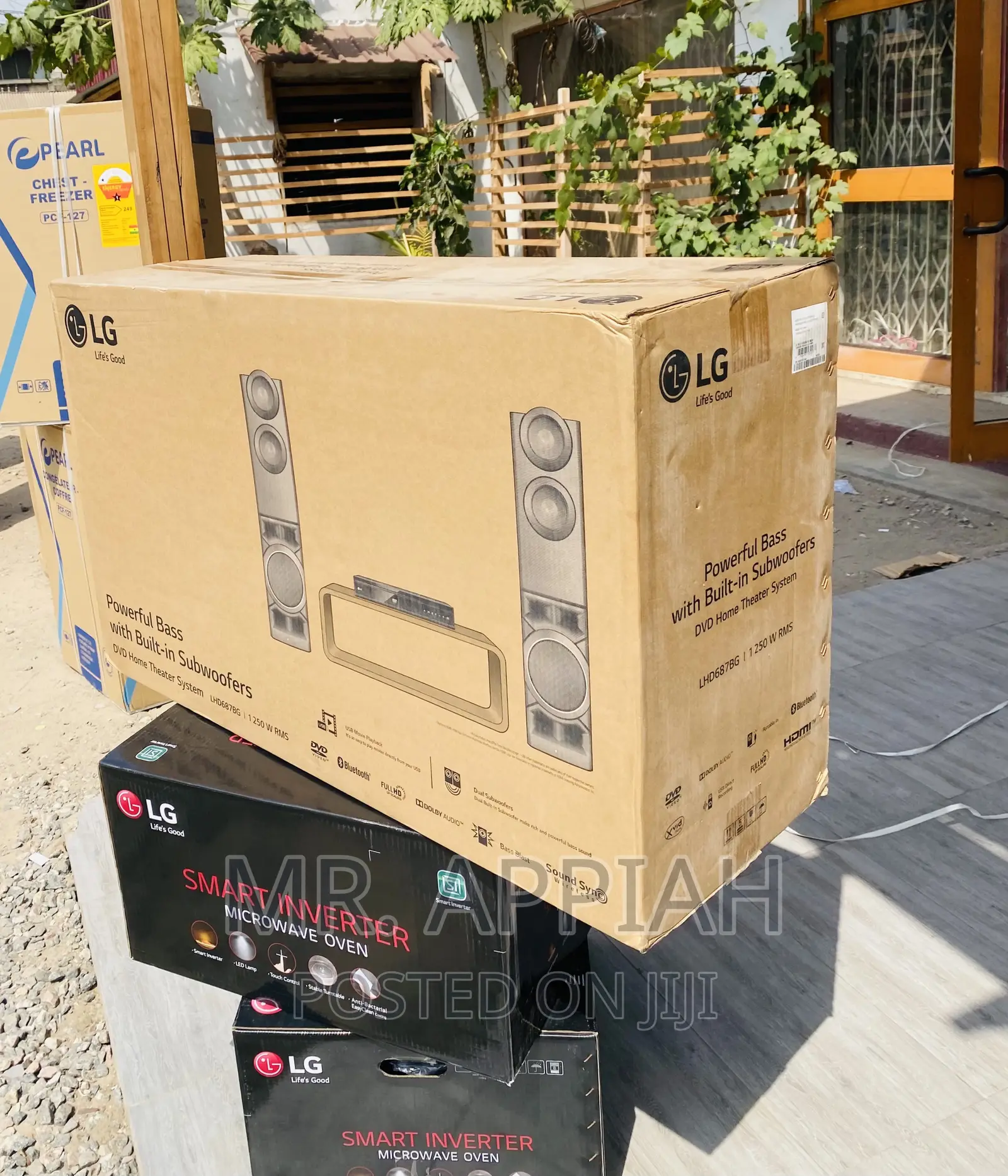 Authentic LG LHD 687 Bluetooth Home Theater(Black).