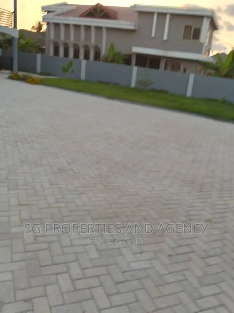 2bdrm Apartment in Spintex for rent