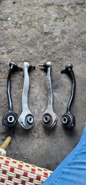 Benz CLK 320/CLK 350/CLK 500 LOWER ARM SET AVAILABLE
