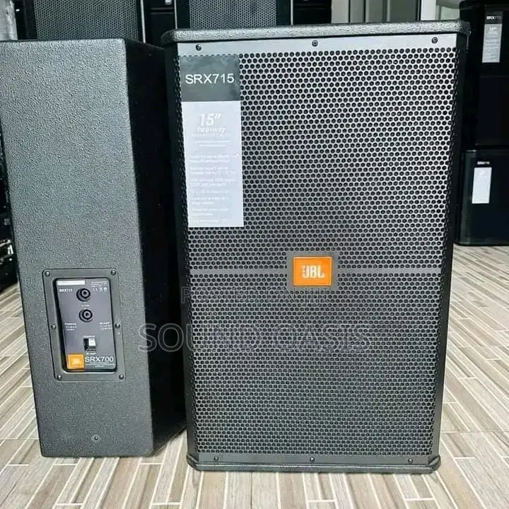 JBL SRX 715 Professional Mid-Range/Short-Range Speakers