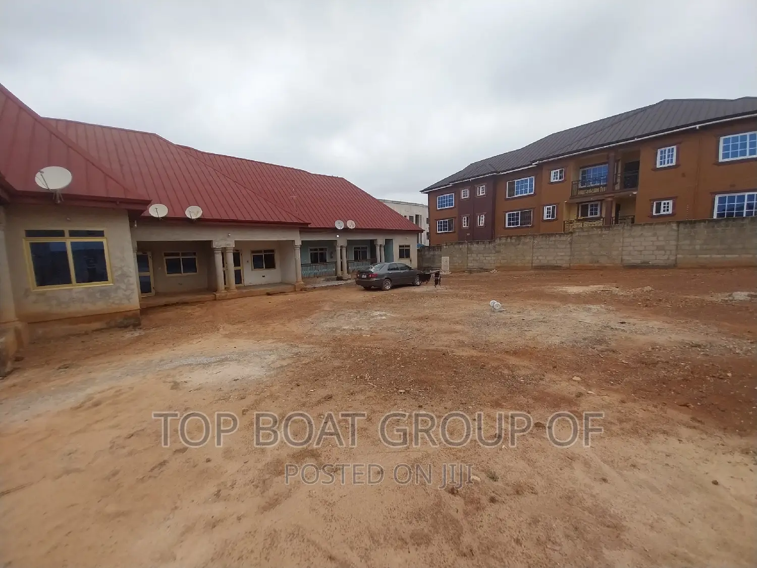 Furnished 10bdrm House in Top Boat Estate, Kumasi Metropolitan