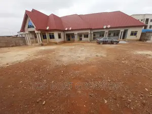 Furnished 10bdrm House in Top Boat Estate, Kumasi Metropolitan