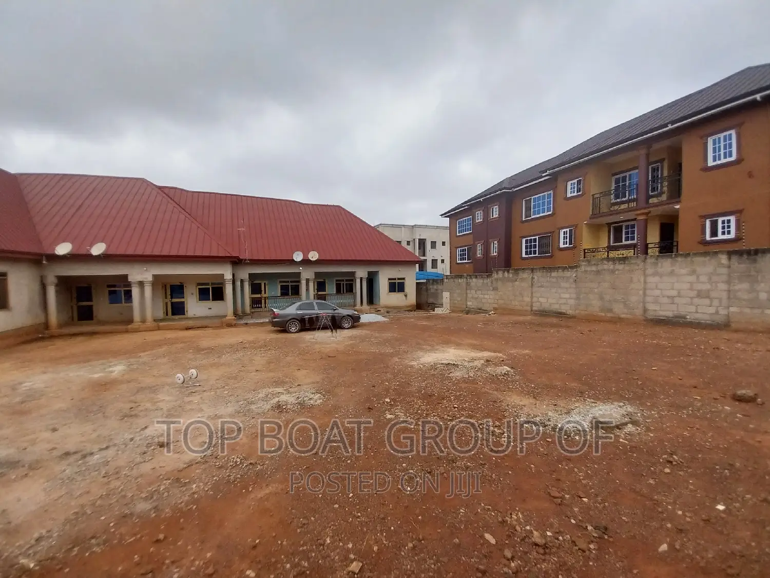 Furnished 10bdrm House in Top Boat Estate, Kumasi Metropolitan