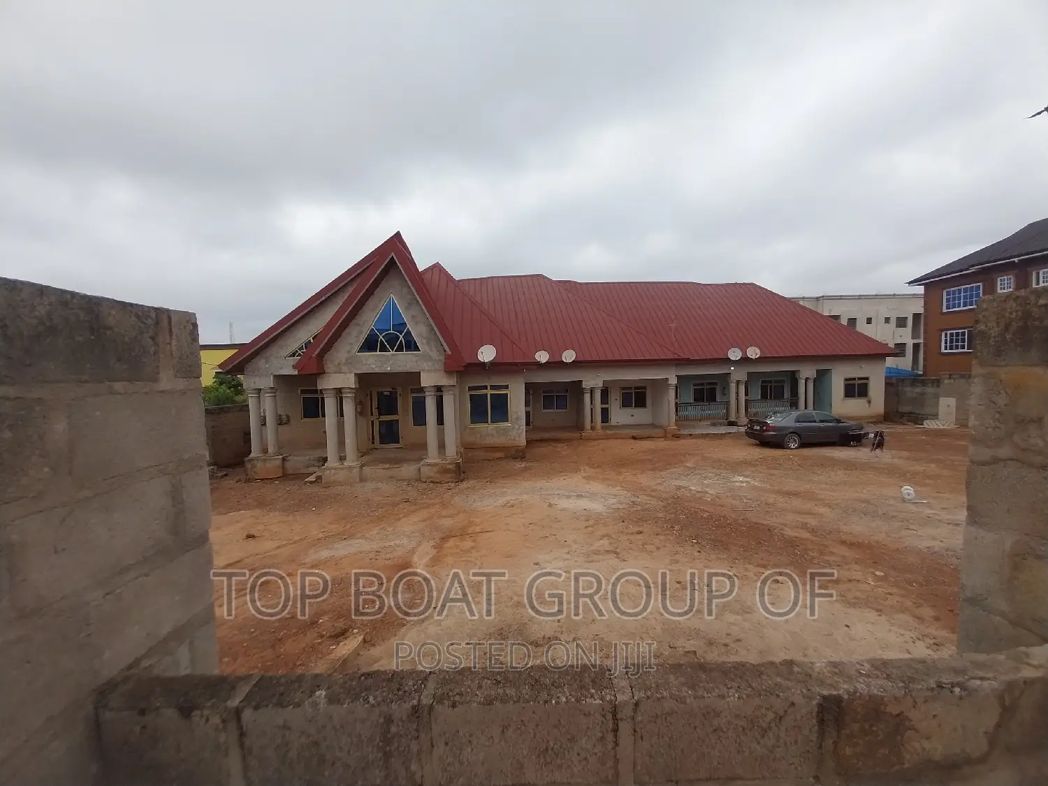 Furnished 10bdrm House in Top Boat Estate, Kumasi Metropolitan