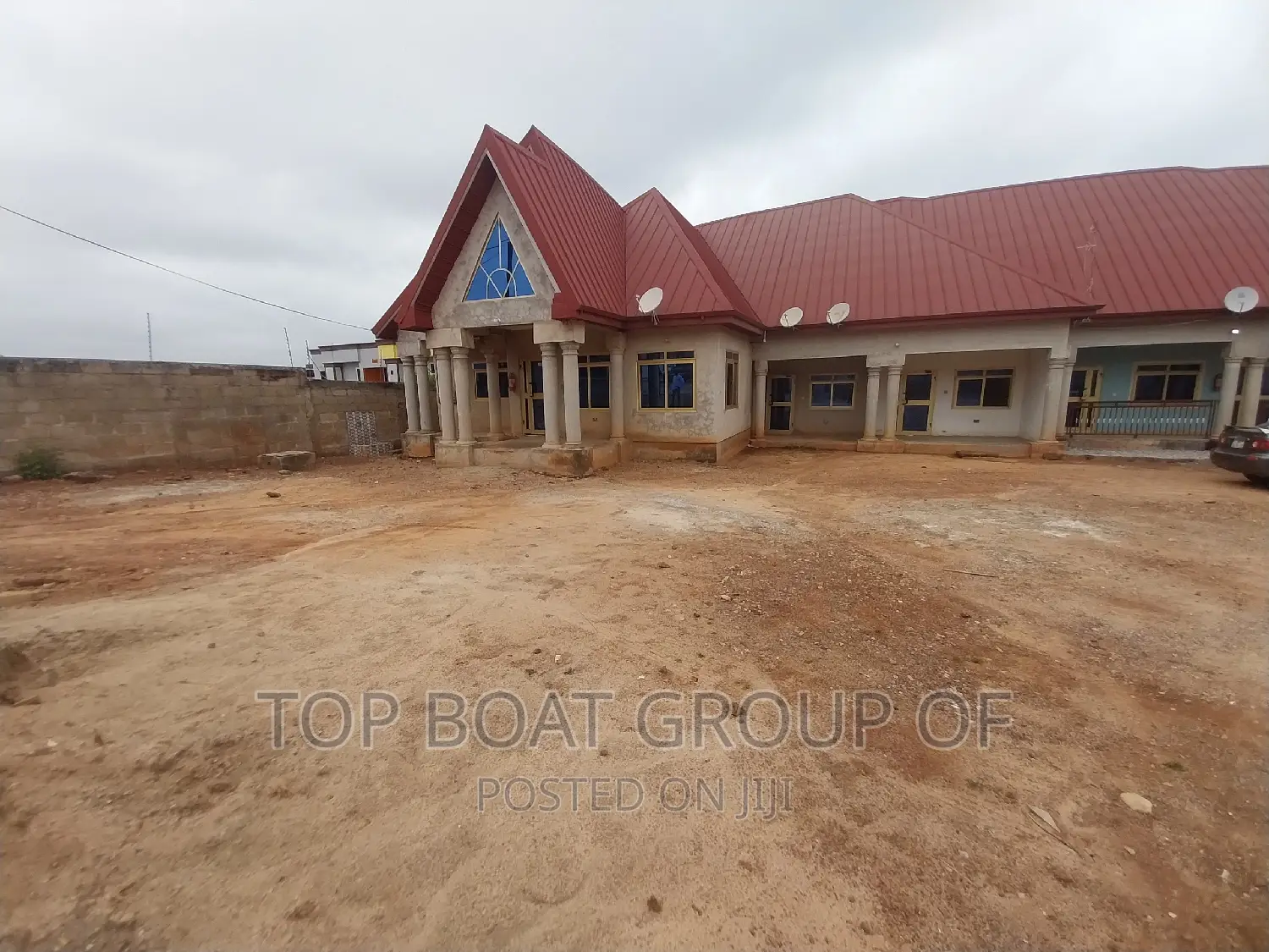 Furnished 10bdrm House in Top Boat Estate, Kumasi Metropolitan