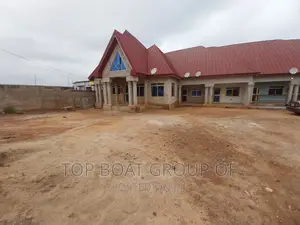Furnished 10bdrm House in Top Boat Estate, Kumasi Metropolitan