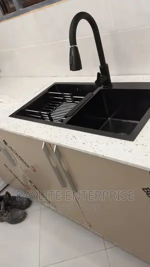 Kitchen Sink Black