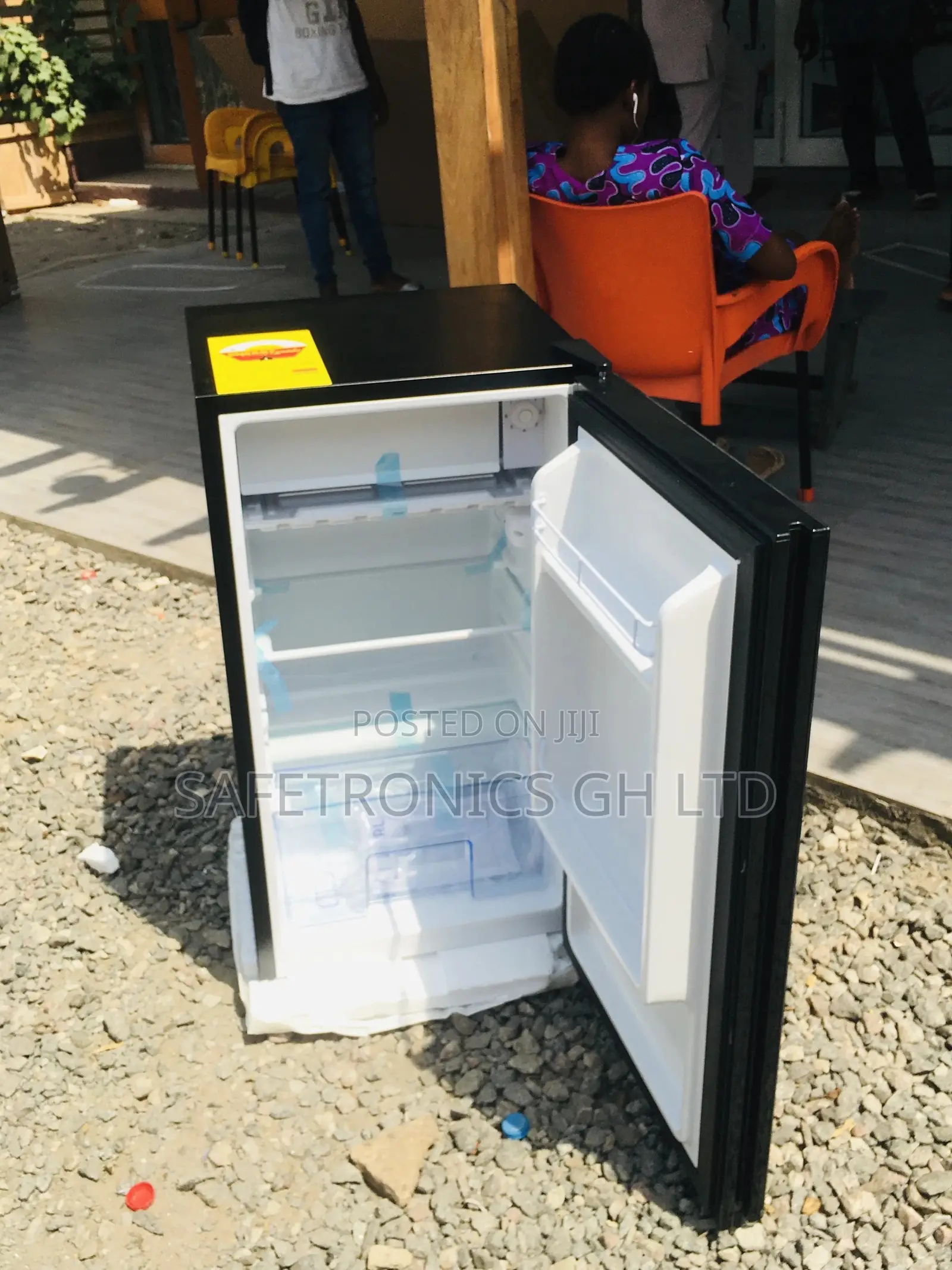 82L Pearl Topfreezer PF-109 Black Glass Electric Fridge