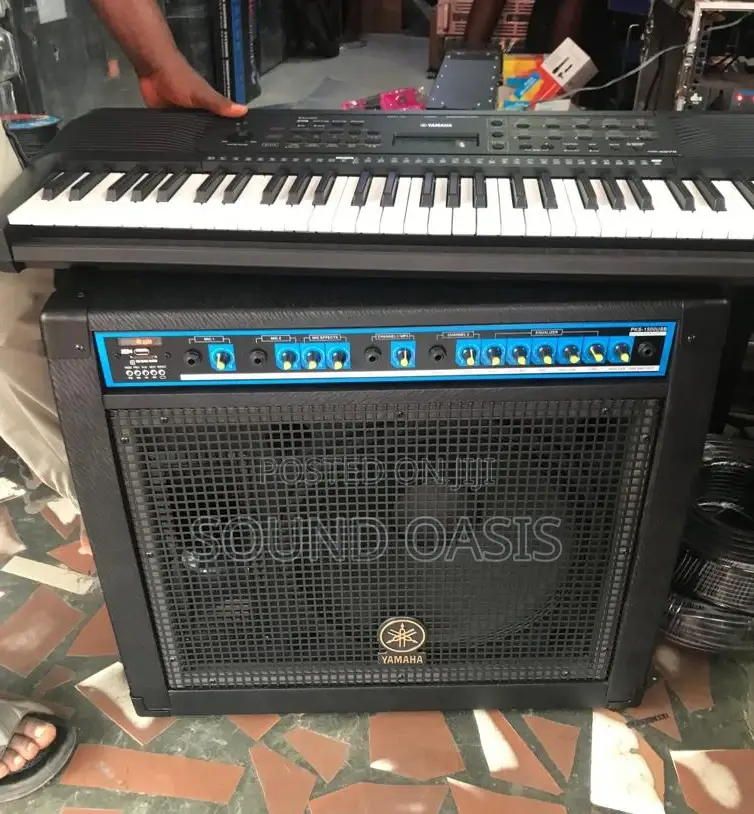 Yamaha PSR 273 Keyboard and Combo