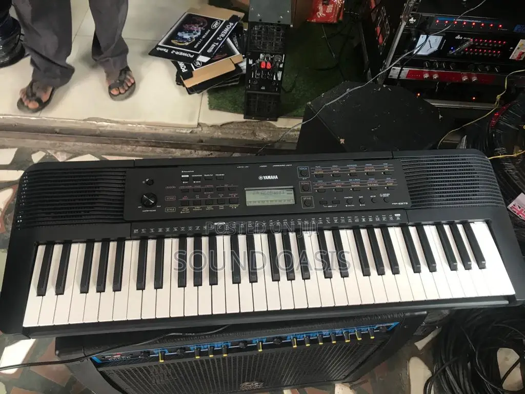Yamaha PSR 273 Keyboard and Combo