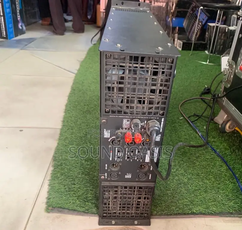 QSC RMX-5050 Bass Amplifier