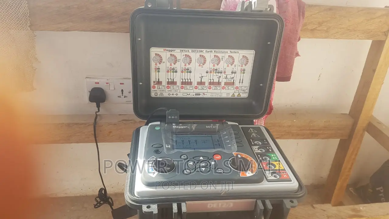 Megger DET2/3 KIT 330FT Ground Tester (100m)