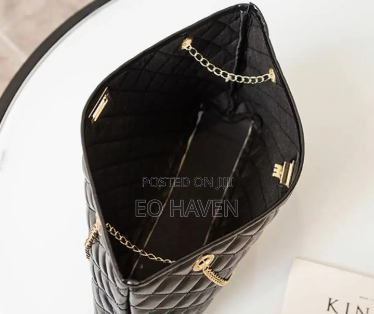 Ladies Chain Hand/Shoulder Bag