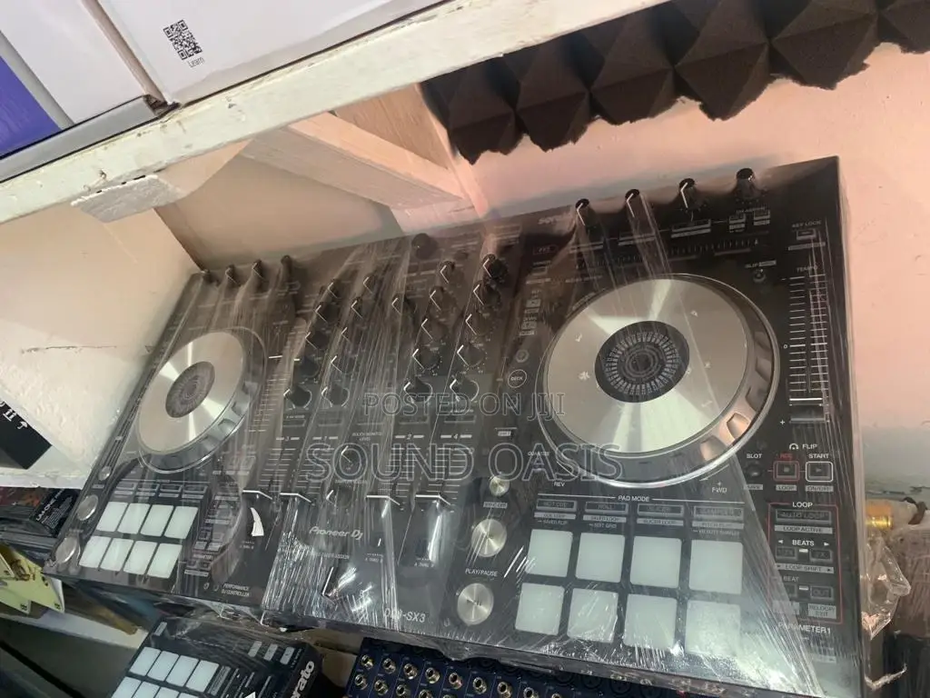 Pioneer DDJ-SX3 Professional DJ Controller