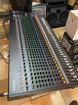 Yamaha Mgp40x 40-Channel Premium Mixer With USB and Effects