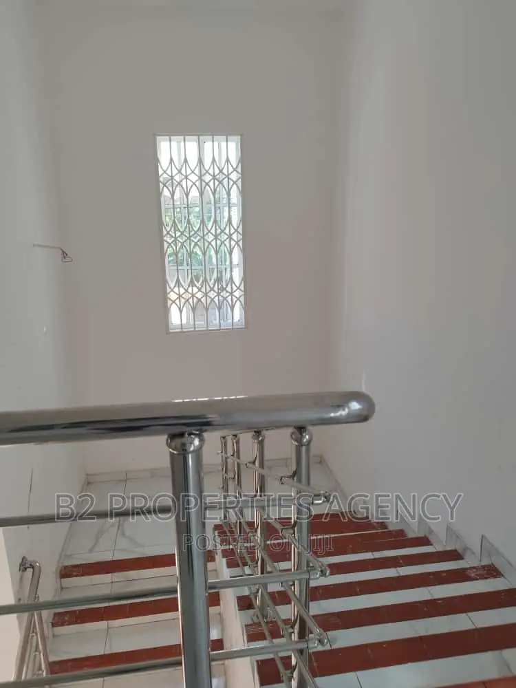 Furnished 4bdrm Mansion in B2Properties Agency, Kumasi Metropolitan