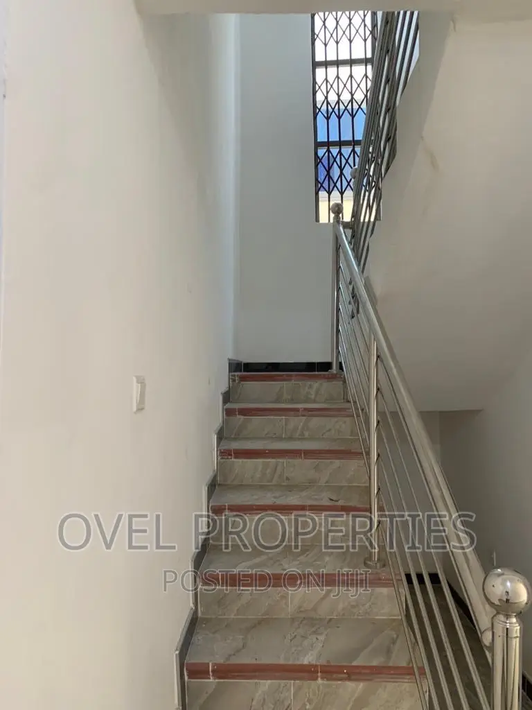 3bdrm House in Oy, Oyarifa for sale