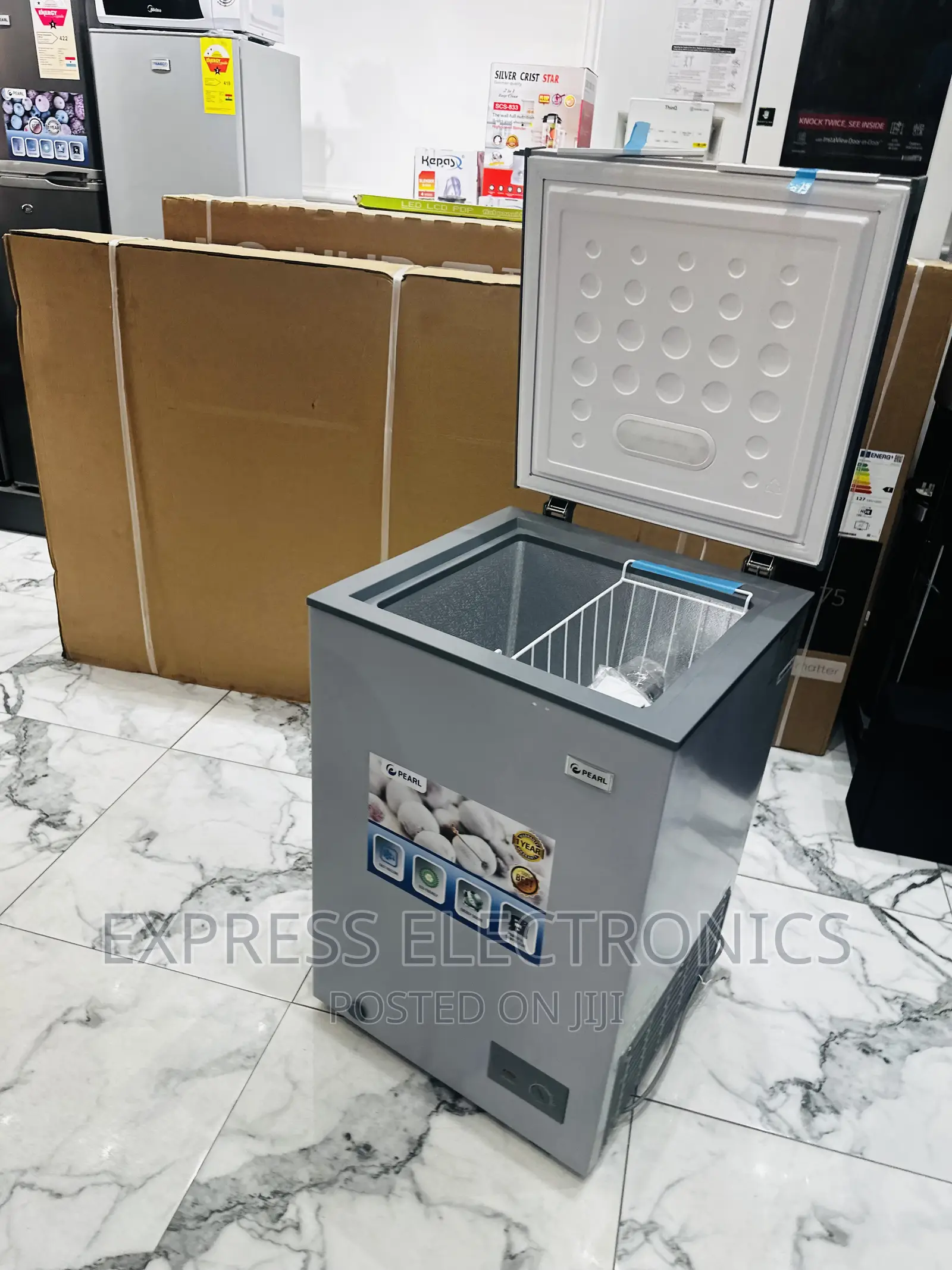 Easy Set Up Chest Freezer Single Door 100L Pearl PCF-127 .