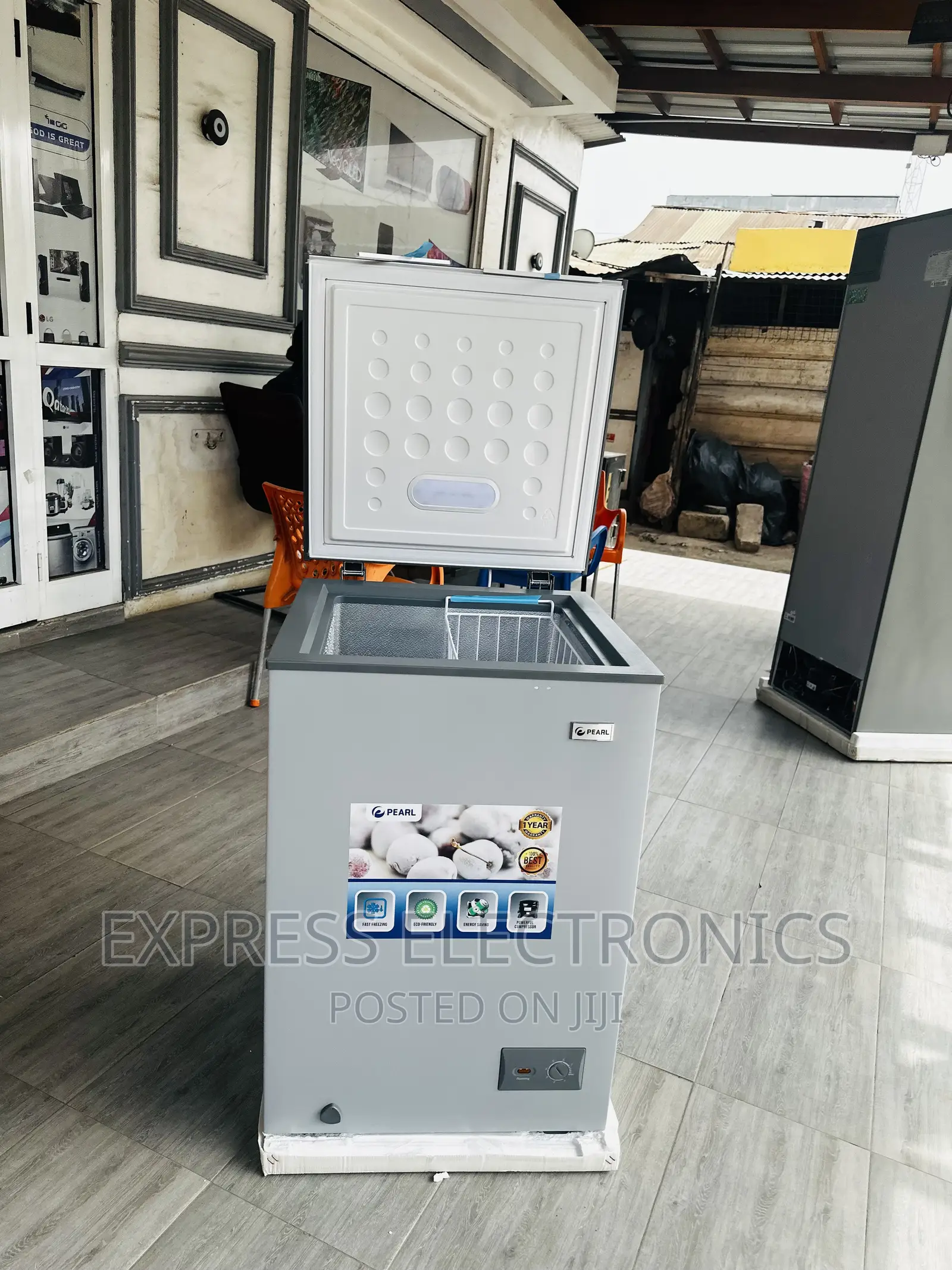 Beautiful  Sleek New Chest Single Door Freezer Pearl 100L